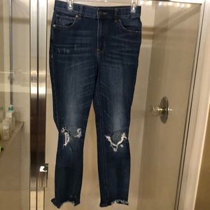 Express crop ripped jeans 🌻